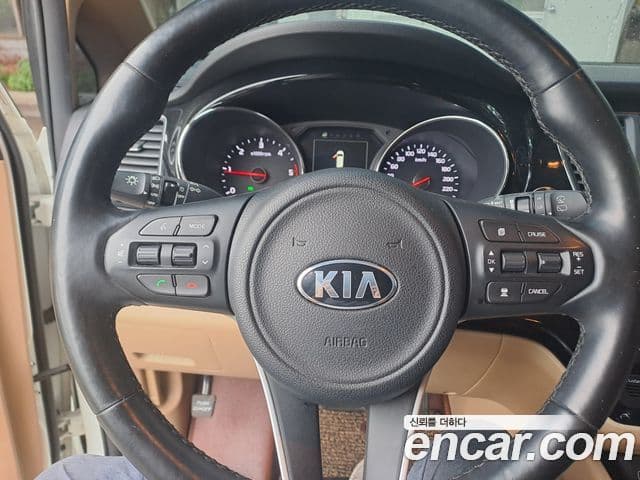 Kia All New Carnival Noblesse, 2017 9