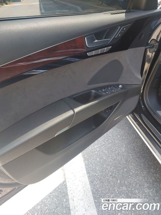 Audi New A8 D4, 2011 10