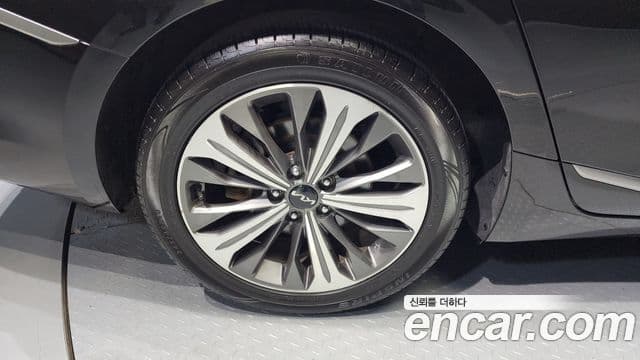 Kia K8 гибрид Noblesse Light, 2022 все фото