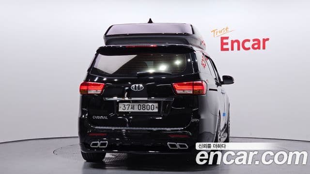 Kia All New Carnival VIP, 2016 4