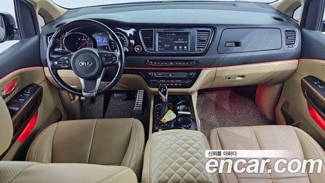 Kia All New Carnival VIP, 2016 7