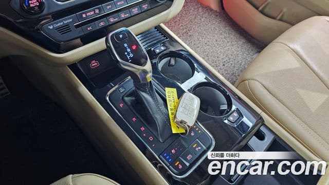 Kia All New Carnival VIP, 2016 9