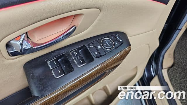 Kia All New Carnival VIP, 2016 11