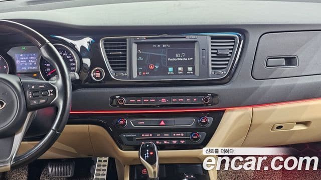 Kia All New Carnival VIP, 2016 14