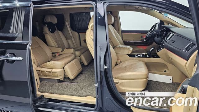 Kia All New Carnival VIP, 2016 17