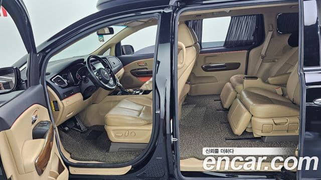 Kia All New Carnival VIP, 2016 18