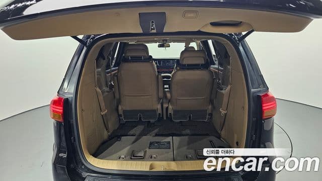 Kia All New Carnival VIP, 2016 20