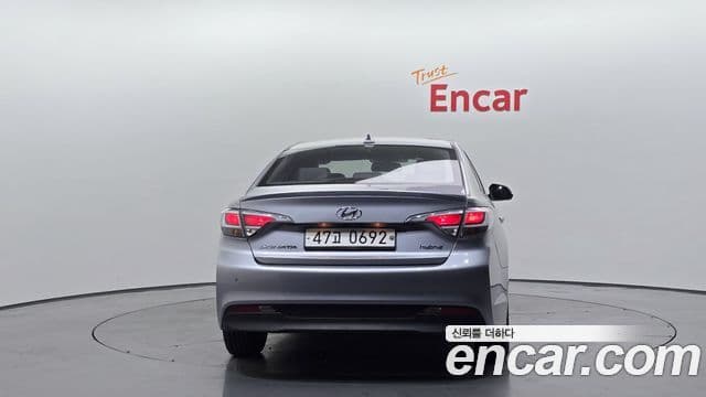 Hyundai LF Sonata гибрид Modern, 2016 4