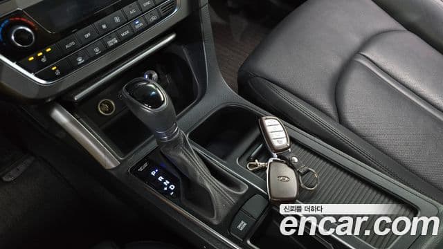 Hyundai LF Sonata гибрид Modern, 2016 9