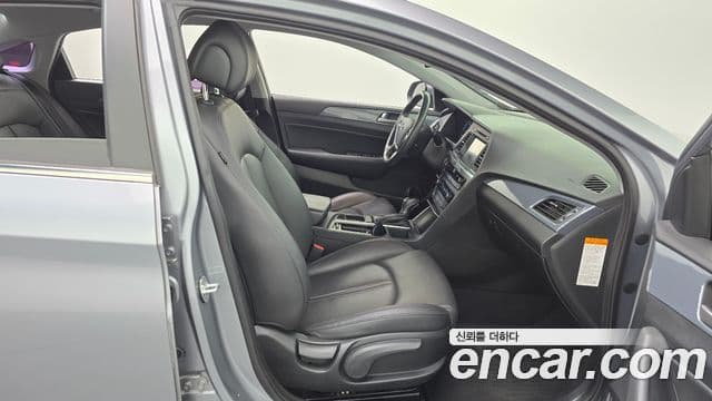 Hyundai LF Sonata гибрид Modern, 2016 11