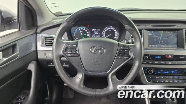 Hyundai LF Sonata гибрид Modern, 2016 13