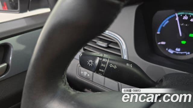 Hyundai LF Sonata гибрид Modern, 2016 18