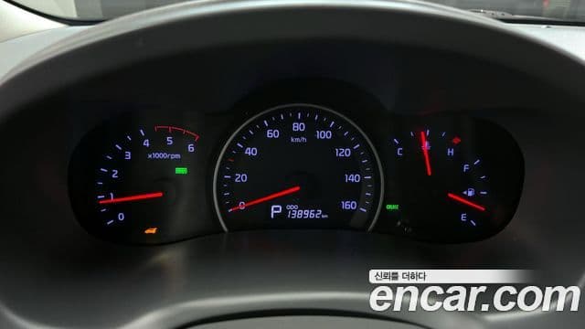 Kia Carnival R Premium, 2014 8