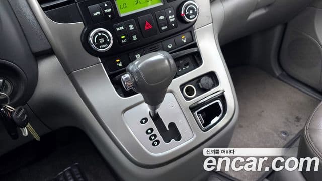 Kia Carnival R Premium, 2014 9