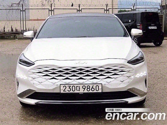 Kia K8 Prestige(арендный автомобиль), 2023 1