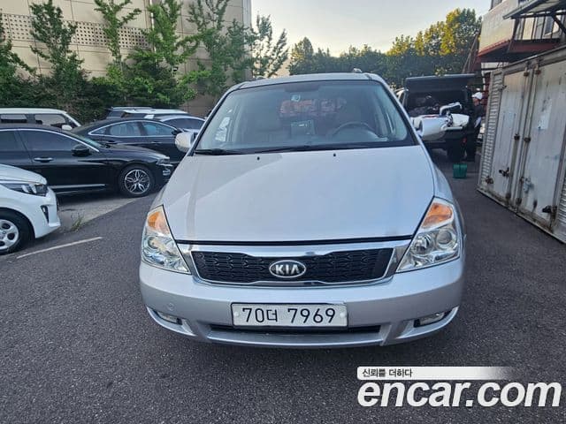 Kia Carnival R люксовая версия, 2012 1