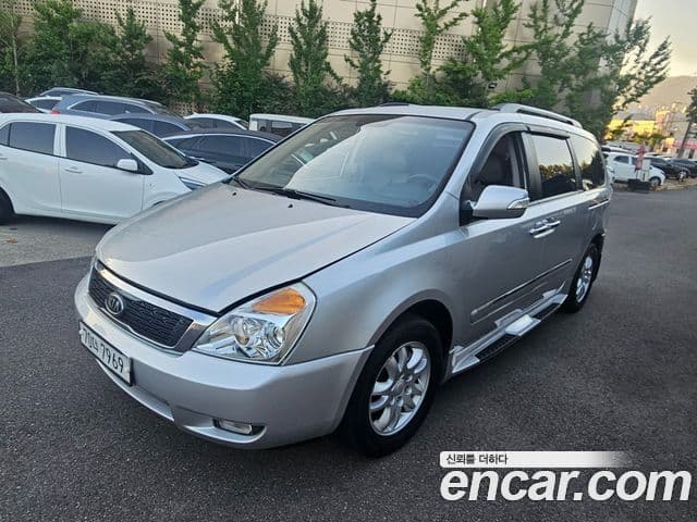 Kia Carnival R люксовая версия, 2012 3