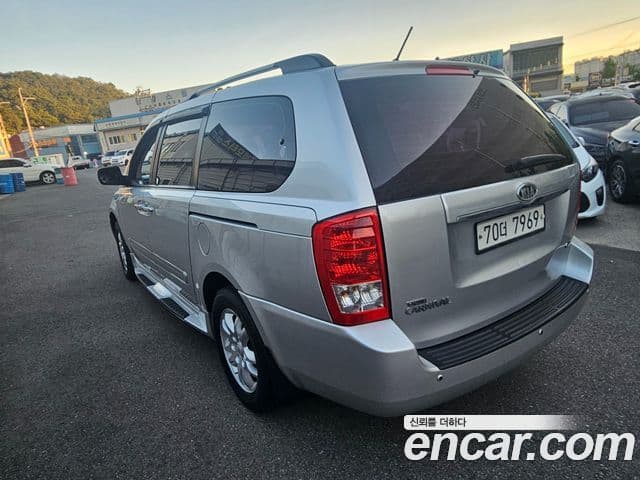 Kia Carnival R люксовая версия, 2012 6