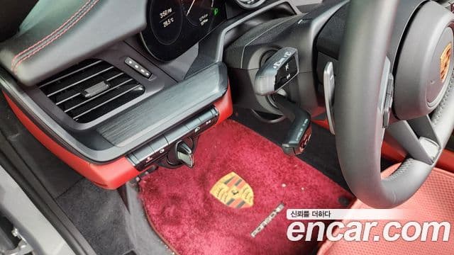 Porsche 911 (992) Carrera 4 GTS кабриолет, 2024 18