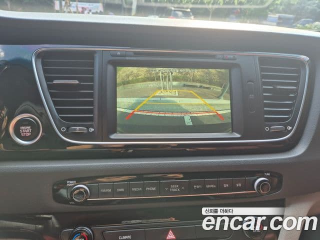 Kia All New Carnival Prestige, 2015 19