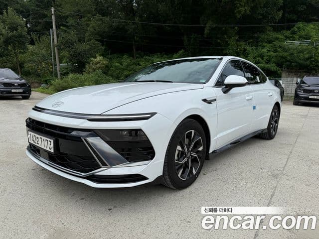 Hyundai Sonata D Edge(DN8) Business 1