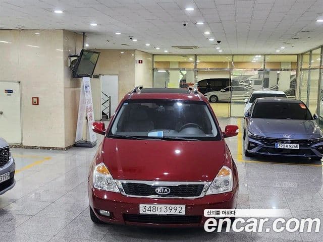 Kia Carnival R Premium, 2012 3