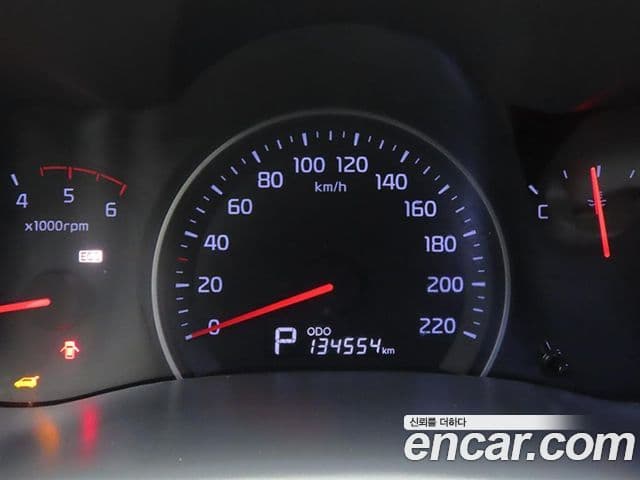 Kia Carnival R Premium, 2012 9