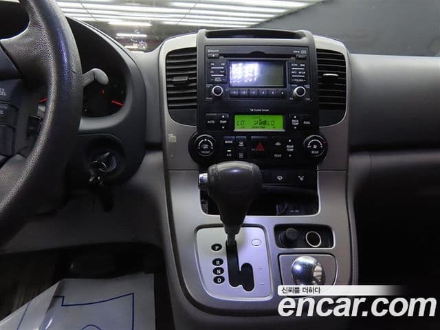 Kia Carnival R Premium, 2012 10