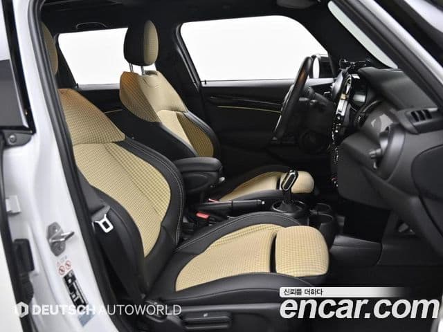 Mini Cooper S 3세대, 2023 10