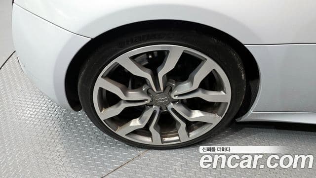 Audi R8 5.2 V10 Spyder, 2011 все фото