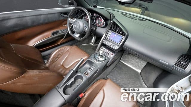Audi R8 5.2 V10 Spyder, 2011 7