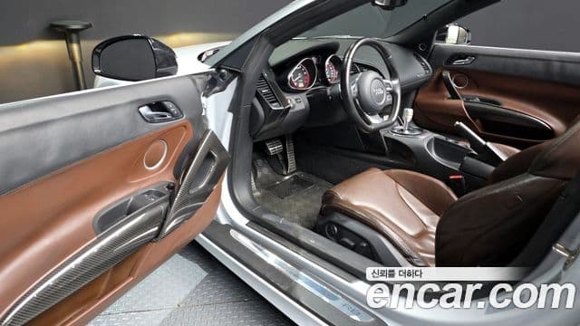 Audi R8 5.2 V10 Spyder, 2011 10