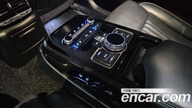 Genesis EQ900 Prestige, 2016 18