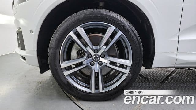 Volvo XC60 2세대 T8 R-Design, 2021 все фото