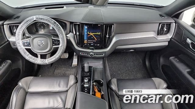 Volvo XC60 2세대 T8 R-Design, 2021 7