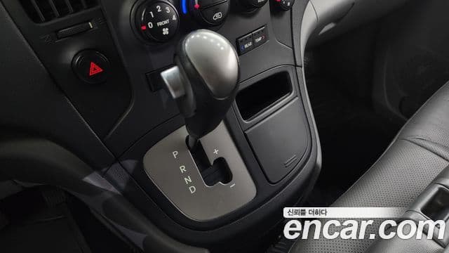 Hyundai Grand Starex CVX Deluxe, 2016 9