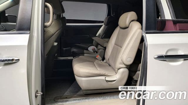 Kia All New Carnival Luxury, 2016 12