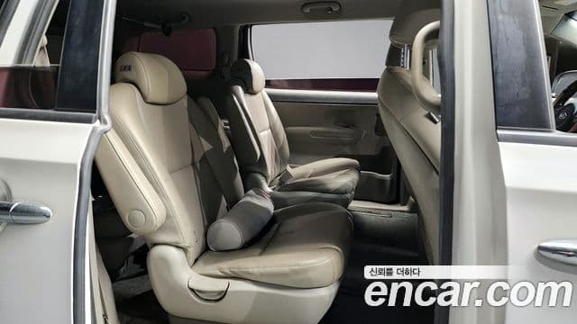 Kia All New Carnival Luxury, 2016 13