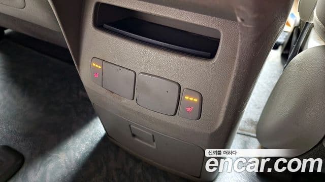 Kia All New Carnival Luxury, 2016 17