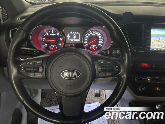 Kia All New Carnival Luxury, 2015 10