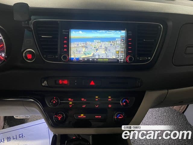 Kia All New Carnival Luxury, 2015 13