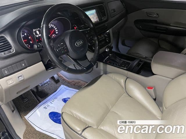 Kia All New Carnival Luxury, 2015 17