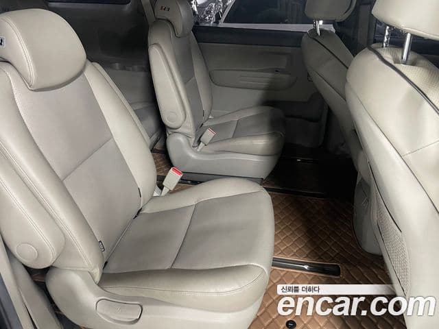 Kia All New Carnival Luxury, 2015 19
