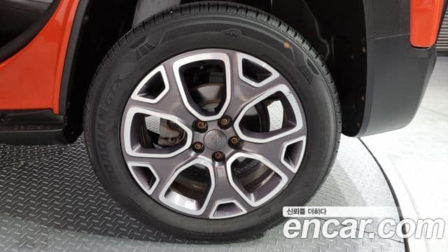 Jeep Renegade 2.0 дизель Limited AWD, 2015 все фото