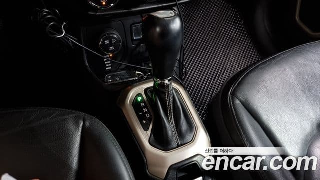 Jeep Renegade 2.0 дизель Limited AWD, 2015 9