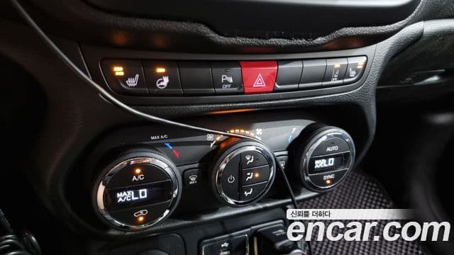 Jeep Renegade 2.0 дизель Limited AWD, 2015 15