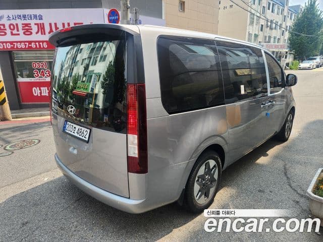 Hyundai Staria Modern, 2025 4