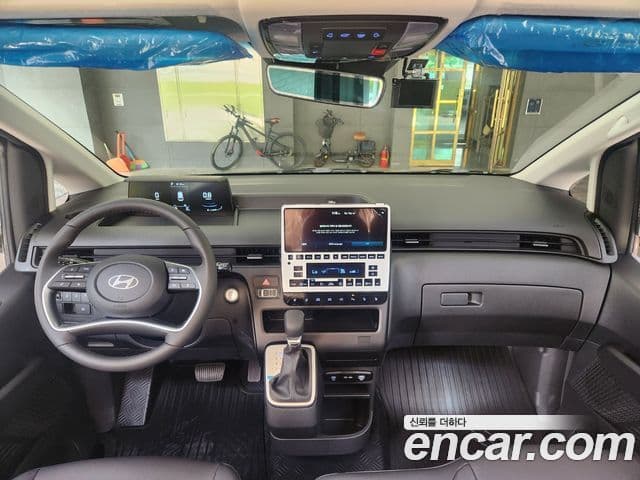Hyundai Staria Modern, 2025 6