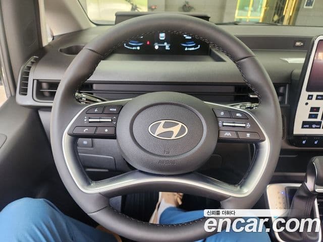 Hyundai Staria Modern, 2025 9
