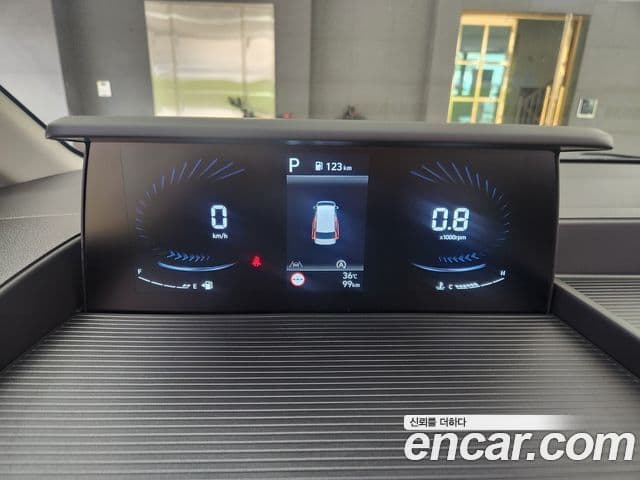 Hyundai Staria Modern, 2025 13